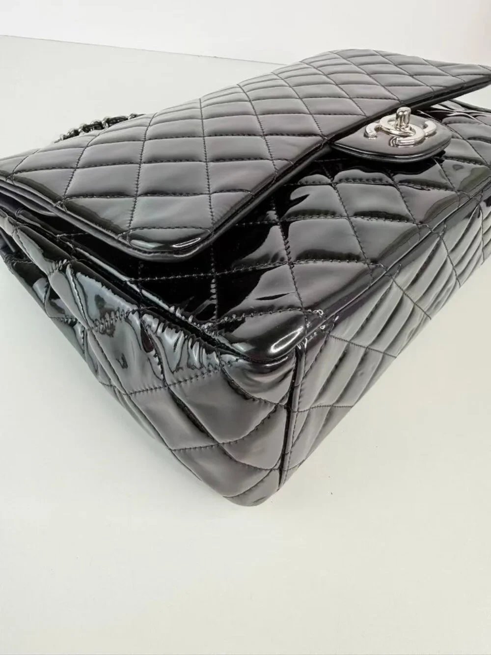 Channel classic flag shoulder bag